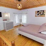 Appartamento Filippos Traditional - Pool&garden Retreat Finiq
