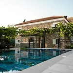 Filippos Traditional - Pool&garden Retreat Appartamento *