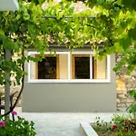 Appartamento Filippos Traditional - Pool&garden Retreat