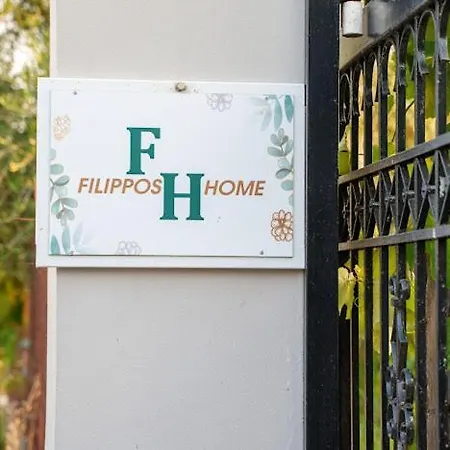 Filippos Traditional Villa-2 Luxury Apartments Whith Exclusive Pool & Garden Views