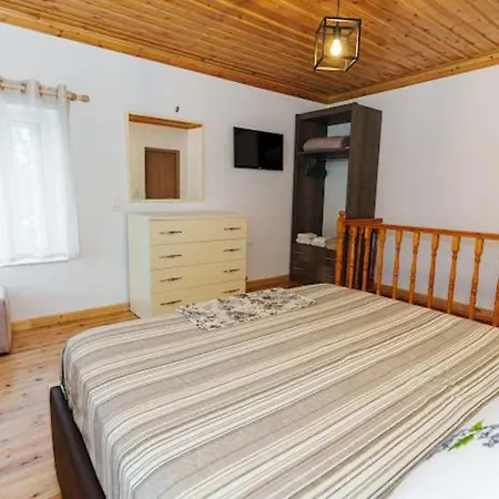 Filippos Traditional - Pool & Garden Retreat דירה *