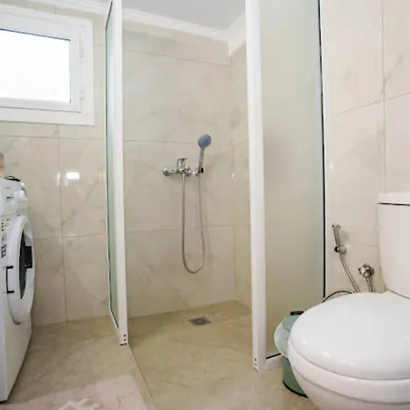 Apartment Filippos Traditional - Pool & Garden Retreat Finiq