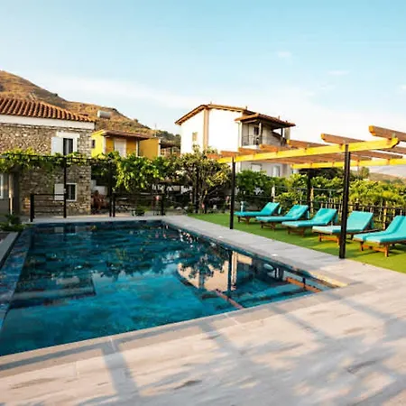 Filippos Traditional - Pool & Garden Retreat