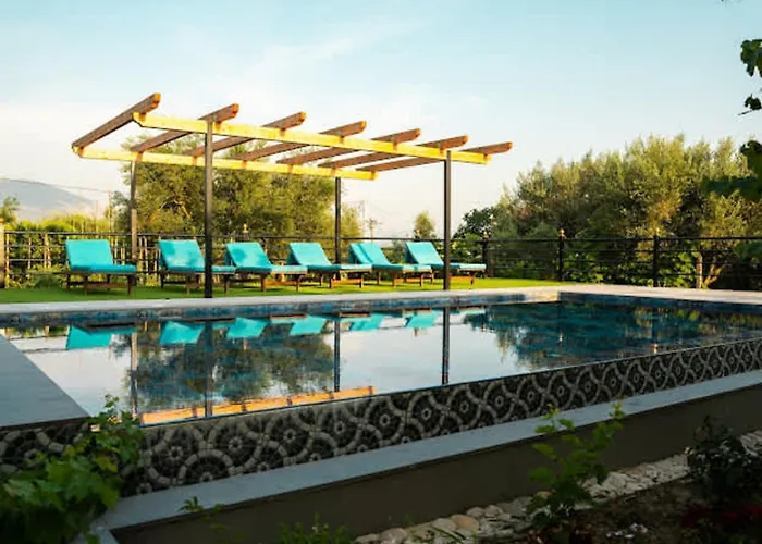 Filippos Traditional - Pool & Garden Retreat Finiq