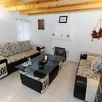 Filippos Traditional - Pool & Garden Retreat Appartement