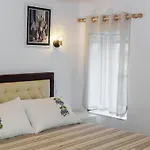 Filippos Traditional - Pool & Garden Retreat