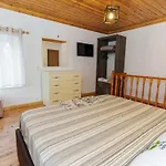 Filippos Traditional - Pool & Garden Retreat Appartement *