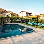 Filippos Traditional - Pool & Garden Retreat