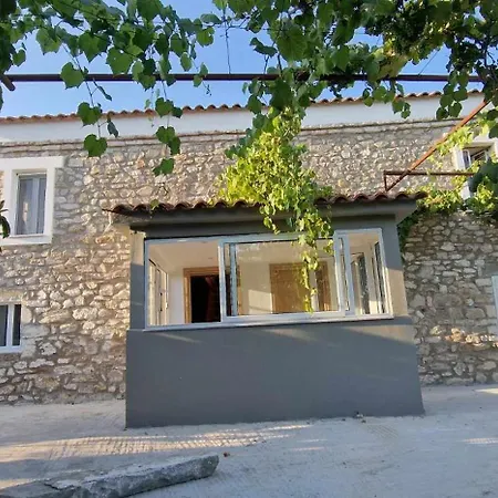 Apartment Filippos Traditional Villa-2 Luxury Apartments Whith Exclusive Pool & Garden Views *