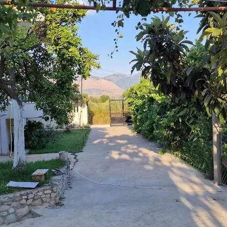 Filippos Traditional Villa - Pool & Garden Retreat Finiq