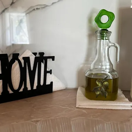 Filippos Traditional Villa-2 Luxury Apartments Whith Exclusive Pool & Garden Views *