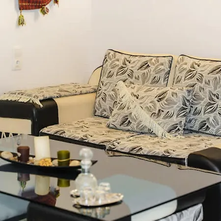 Filippos Traditional - Pool & Garden Retreat Lägenhet