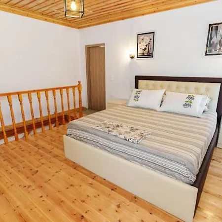 Filippos Traditional - Pool & Garden Retreat