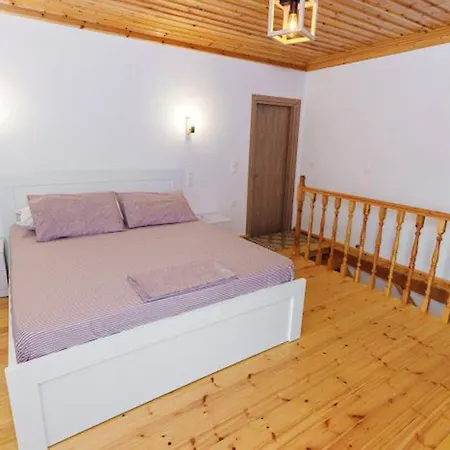 Lejlighed Filippos Traditional - Pool & Garden Retreat