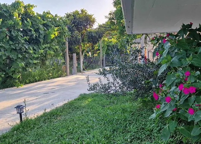 公寓 Filippos Traditional - Pool & Garden Retreat