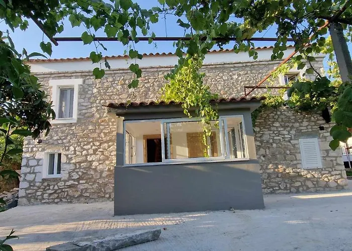 公寓 Filippos Traditional - Pool & Garden Retreat *