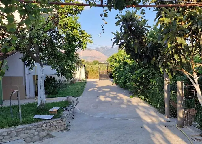 Filippos Traditional - Pool & Garden Retreat Finiq