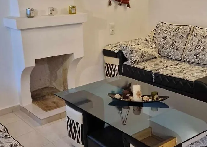 公寓 Filippos Traditional - Pool & Garden Retreat