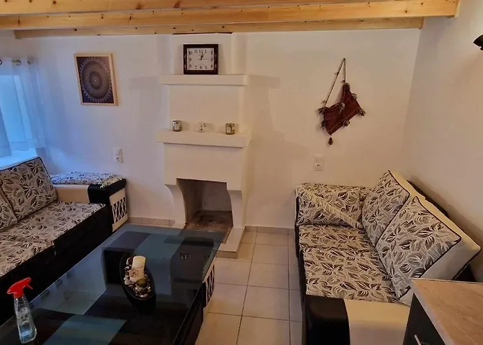 公寓 Filippos Traditional - Pool & Garden Retreat