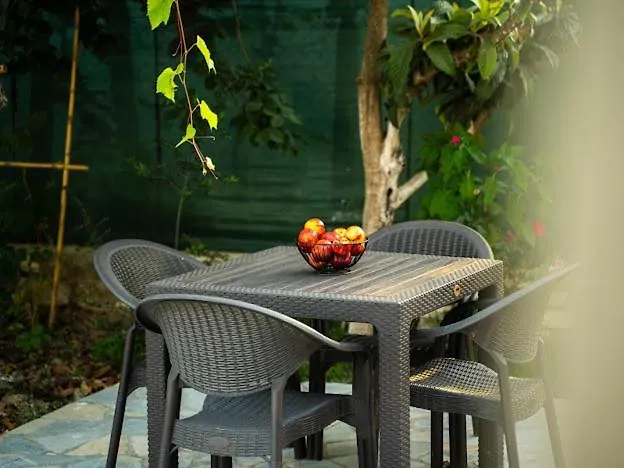 Filippos Traditional - Pool & Garden Retreat *