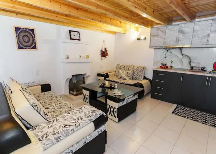 Filippos Traditional - Pool & Garden Retreat * Finiq