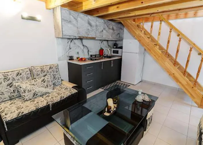 Filippos Traditional - Pool & Garden Retreat *