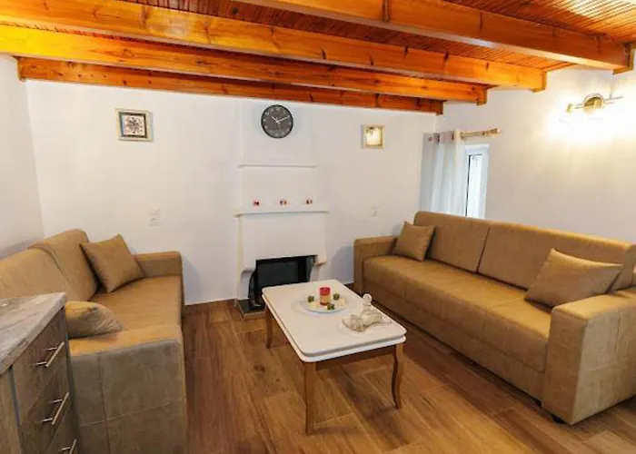 公寓 Filippos Traditional - Pool & Garden Retreat *