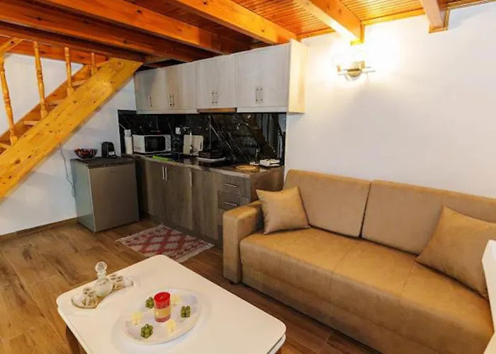 Filippos Traditional - Pool & Garden Retreat