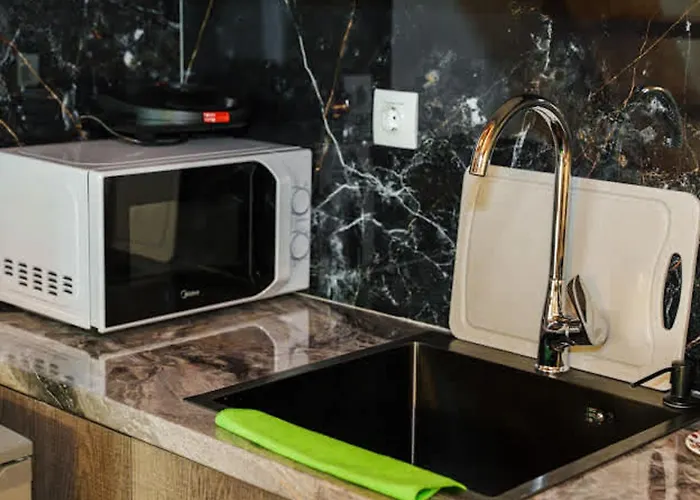 Filippos Traditional - Pool & Garden Retreat