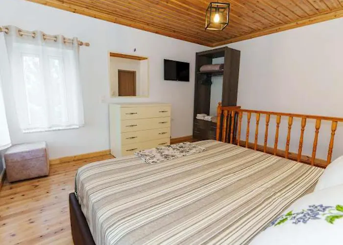 Filippos Traditional - Pool & Garden Retreat Lägenhet *