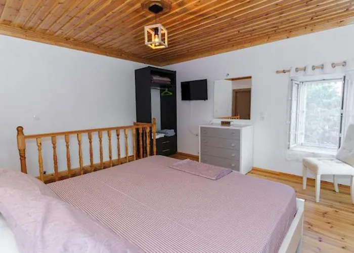 Lägenhet Filippos Traditional - Pool & Garden Retreat Finiq