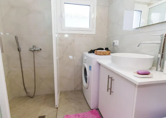 Filippos Traditional - Pool & Garden Retreat Finiq