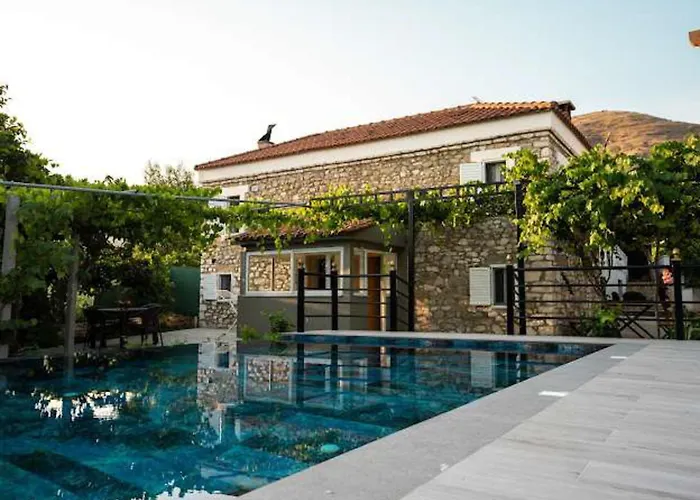 Filippos Traditional - Pool & Garden Retreat Lägenhet *