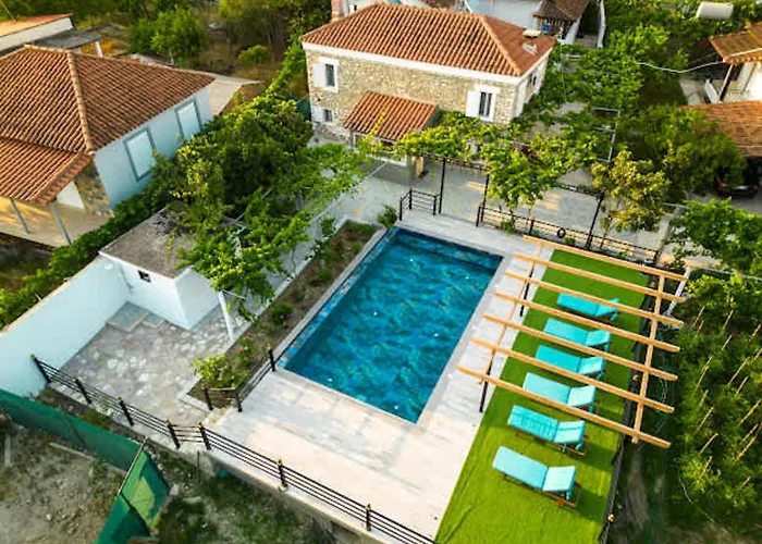 Lägenhet Filippos Traditional - Pool & Garden Retreat