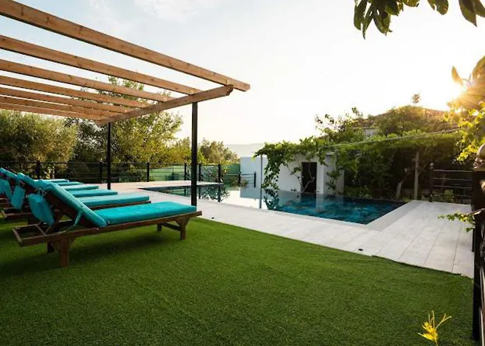 Filippos Traditional - Pool & Garden Retreat Finiq